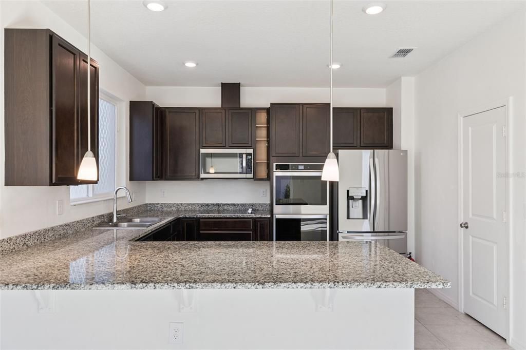 For Sale: $480,000 (4 beds, 3 baths, 2375 Square Feet)