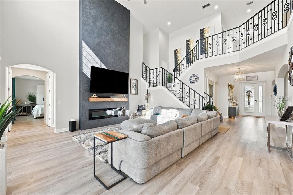 For Sale: $1,250,000 (5 beds, 4 baths, 3483 Square Feet)