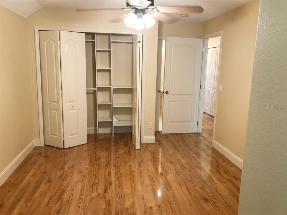 En Venta: $575,000 (4 camas, 2 baños, 2484 Pies cuadrados)