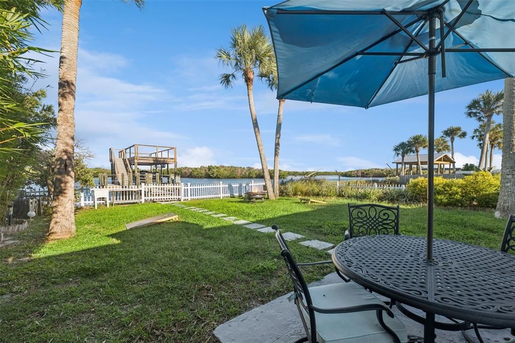 For Sale: $975,000 (2 beds, 1 baths, 1340 Square Feet)