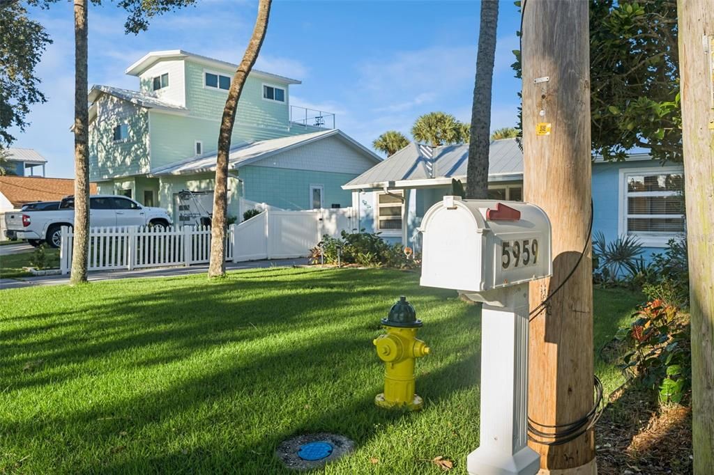For Sale: $975,000 (2 beds, 1 baths, 1340 Square Feet)