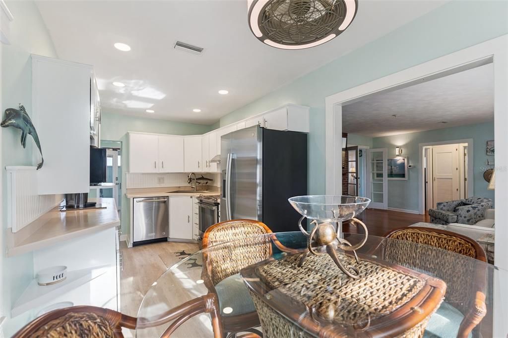 For Sale: $975,000 (2 beds, 1 baths, 1340 Square Feet)