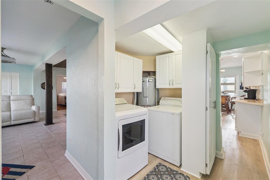 For Sale: $975,000 (2 beds, 1 baths, 1340 Square Feet)