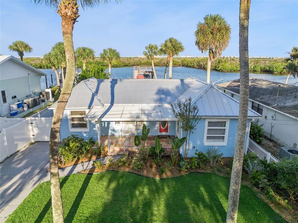For Sale: $975,000 (2 beds, 1 baths, 1340 Square Feet)