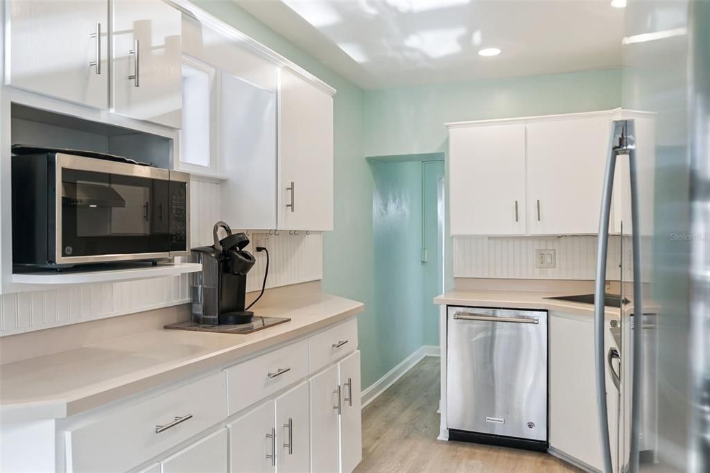 For Sale: $975,000 (2 beds, 1 baths, 1340 Square Feet)