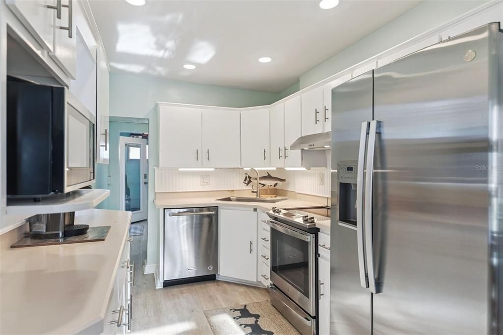 For Sale: $975,000 (2 beds, 1 baths, 1340 Square Feet)