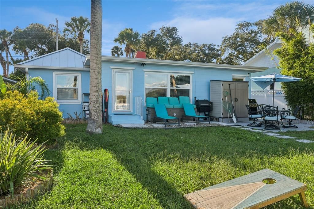 For Sale: $975,000 (2 beds, 1 baths, 1340 Square Feet)