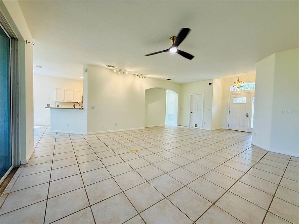 For Sale: $420,000 (3 beds, 2 baths, 1835 Square Feet)