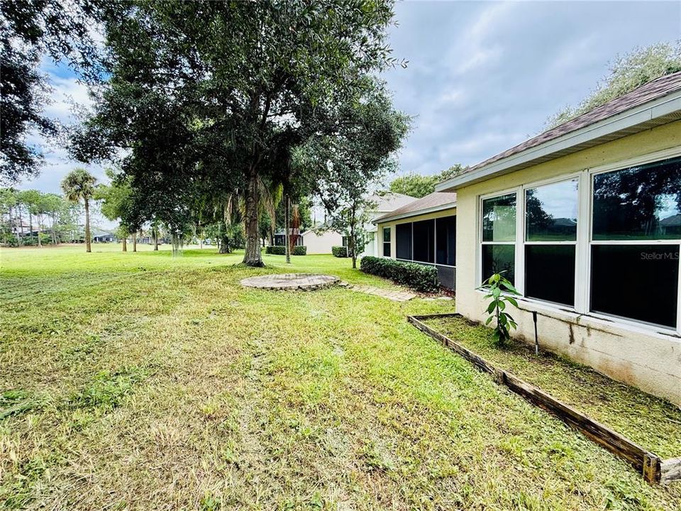 For Sale: $420,000 (3 beds, 2 baths, 1835 Square Feet)