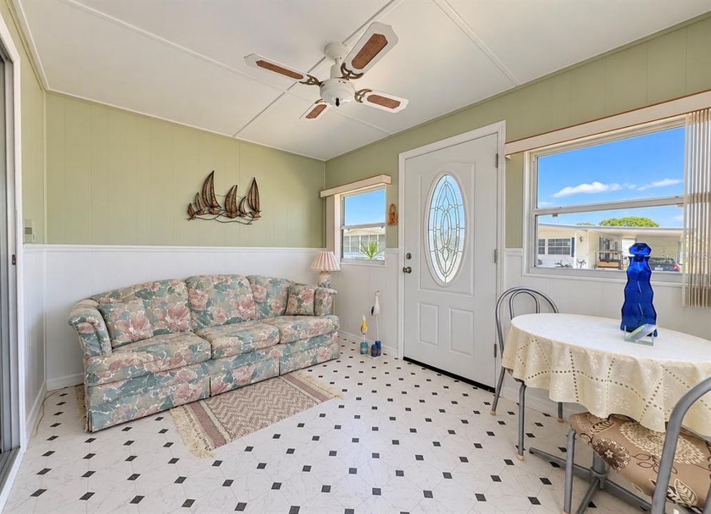 For Sale: $164,900 (2 beds, 2 baths, 1020 Square Feet)