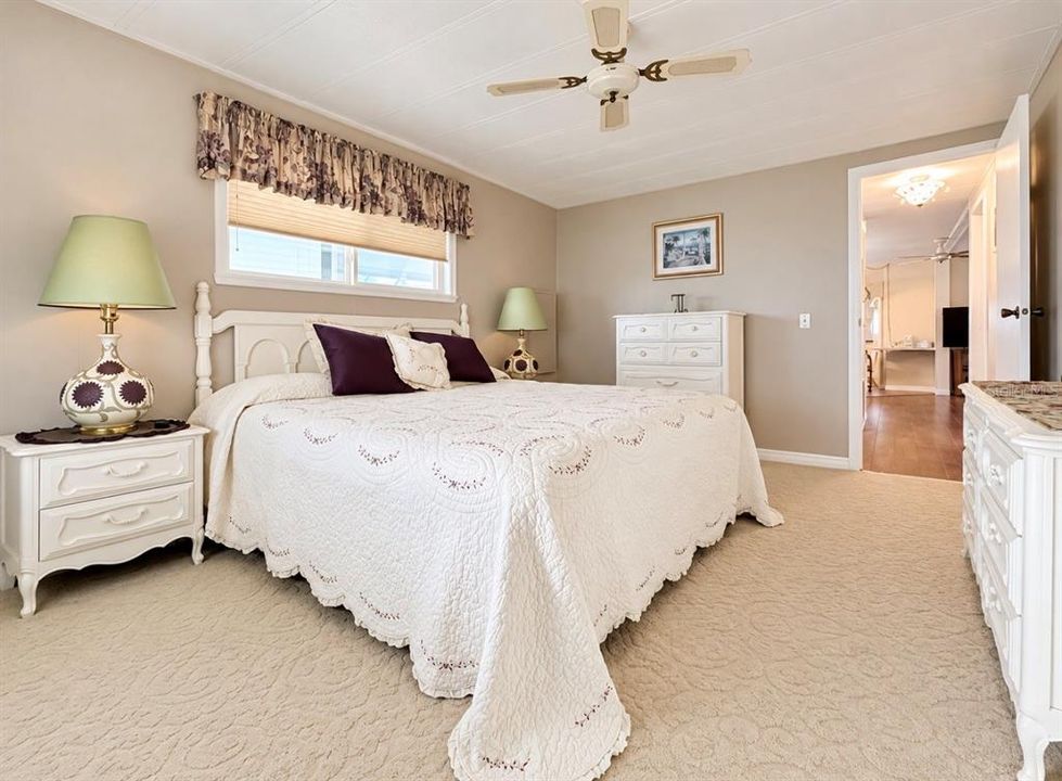 For Sale: $164,900 (2 beds, 2 baths, 1020 Square Feet)