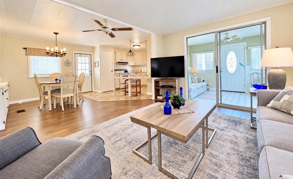 For Sale: $164,900 (2 beds, 2 baths, 1020 Square Feet)