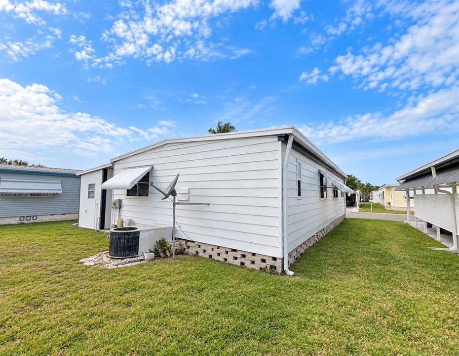 For Sale: $164,900 (2 beds, 2 baths, 1020 Square Feet)