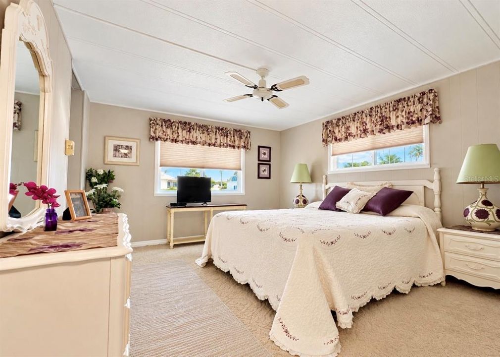 For Sale: $164,900 (2 beds, 2 baths, 1020 Square Feet)