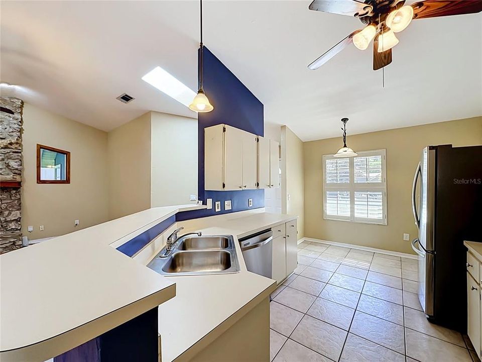 En Venta: $370,000 (3 camas, 2 baños, 1709 Pies cuadrados)