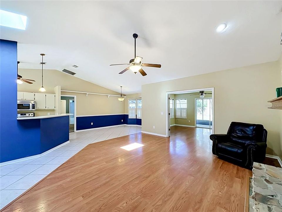 En Venta: $370,000 (3 camas, 2 baños, 1709 Pies cuadrados)