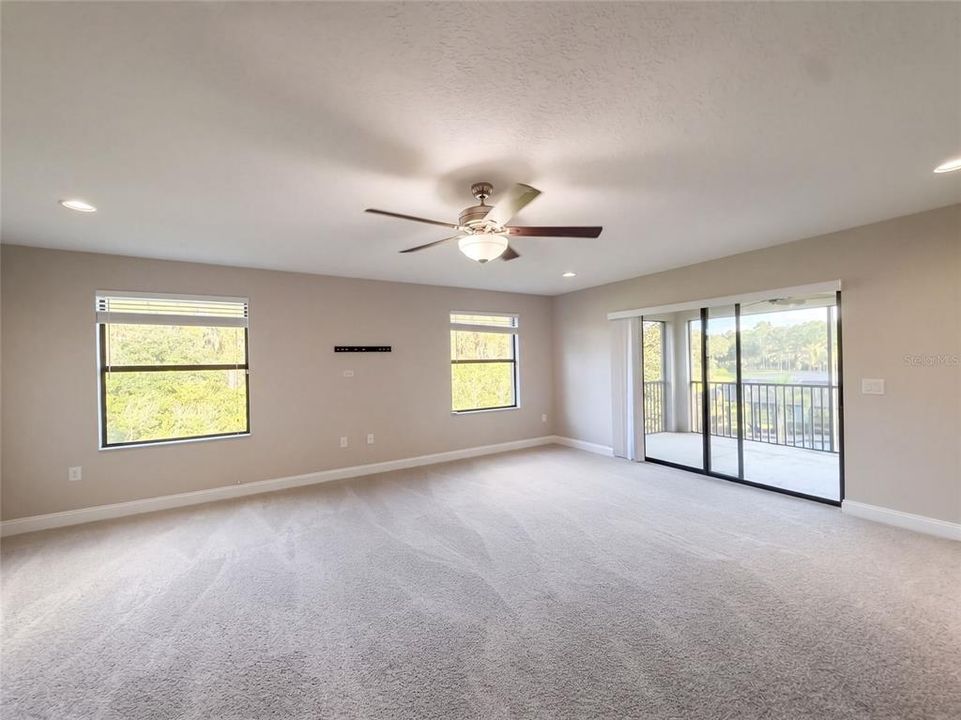 For Sale: $585,000 (5 beds, 4 baths, 3892 Square Feet)