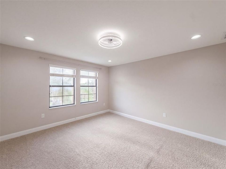For Sale: $585,000 (5 beds, 4 baths, 3892 Square Feet)