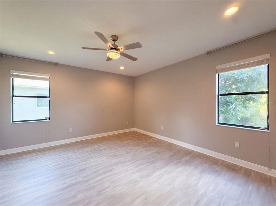 For Sale: $585,000 (5 beds, 4 baths, 3892 Square Feet)