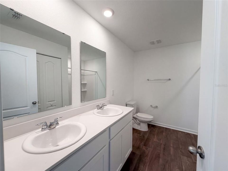 For Sale: $322,000 (3 beds, 2 baths, 1655 Square Feet)