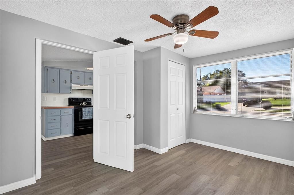 For Rent: $1,695 (3 beds, 2 baths, 986 Square Feet)
