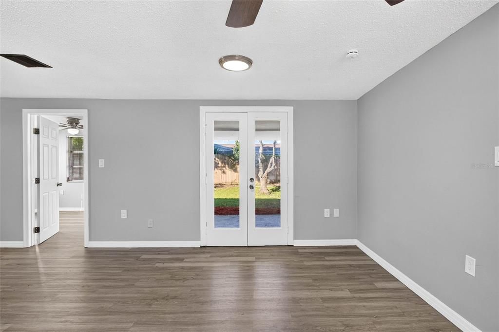 For Rent: $1,695 (3 beds, 2 baths, 986 Square Feet)