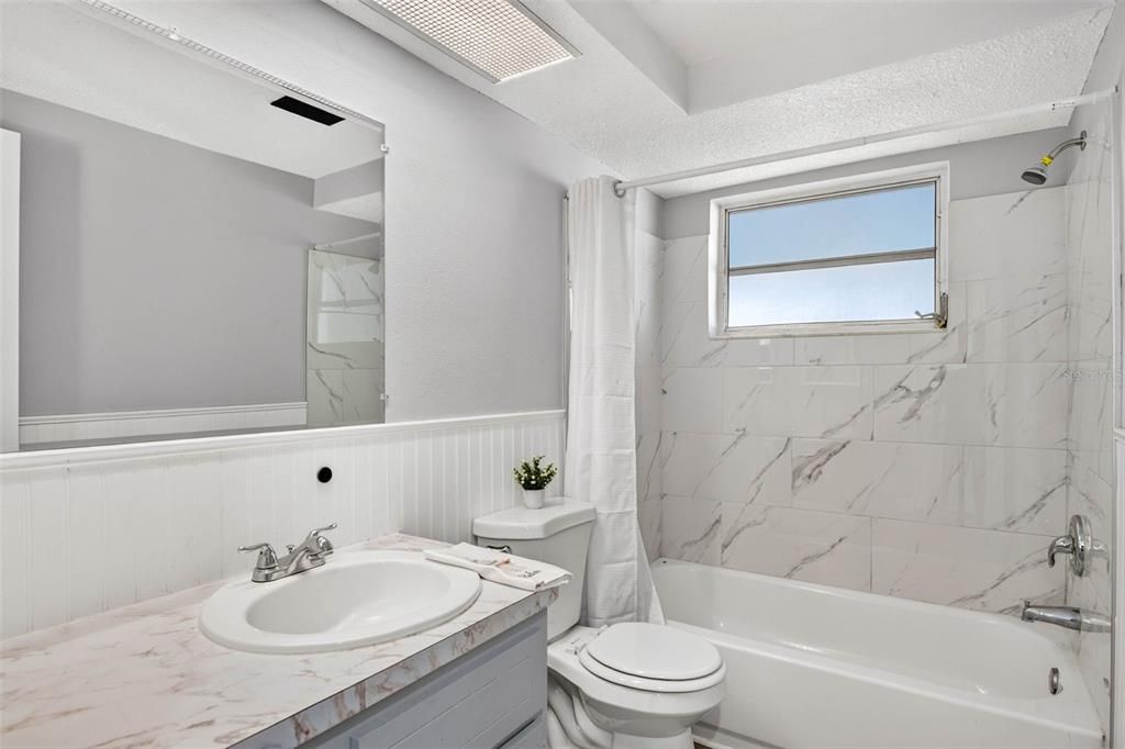 For Rent: $1,695 (3 beds, 2 baths, 986 Square Feet)
