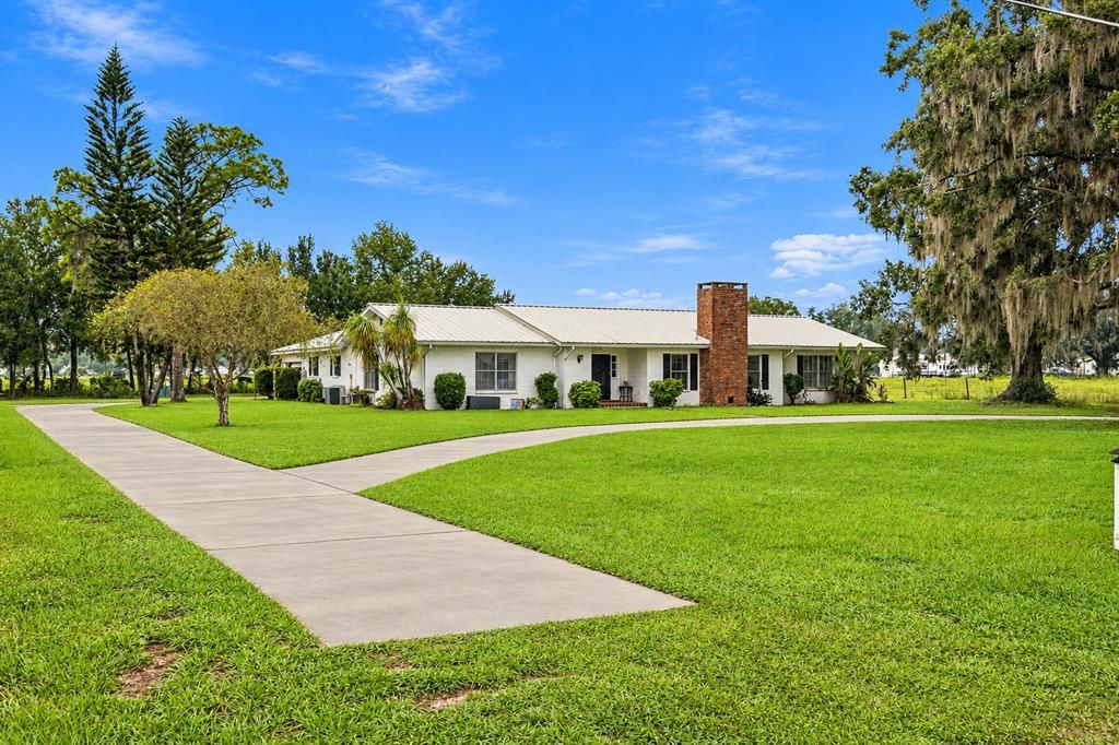 For Sale: $359,900 (3 beds, 2 baths, 3266 Square Feet)