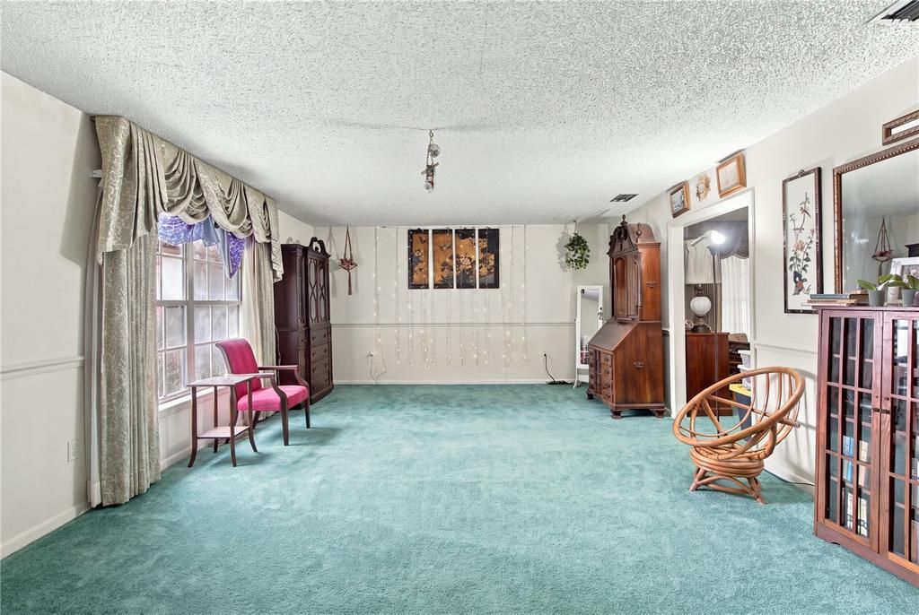 For Sale: $359,900 (3 beds, 2 baths, 3266 Square Feet)