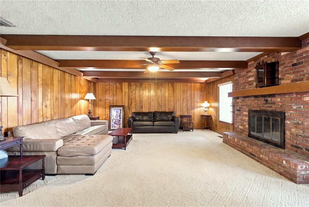 For Sale: $359,900 (3 beds, 2 baths, 3266 Square Feet)