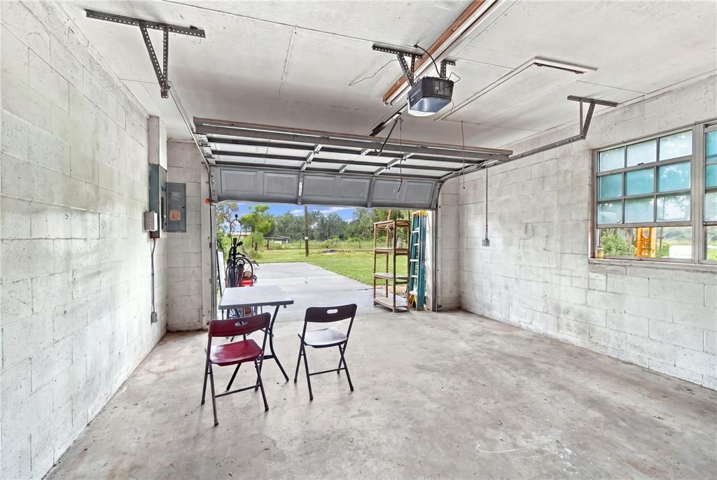 For Sale: $359,900 (3 beds, 2 baths, 3266 Square Feet)