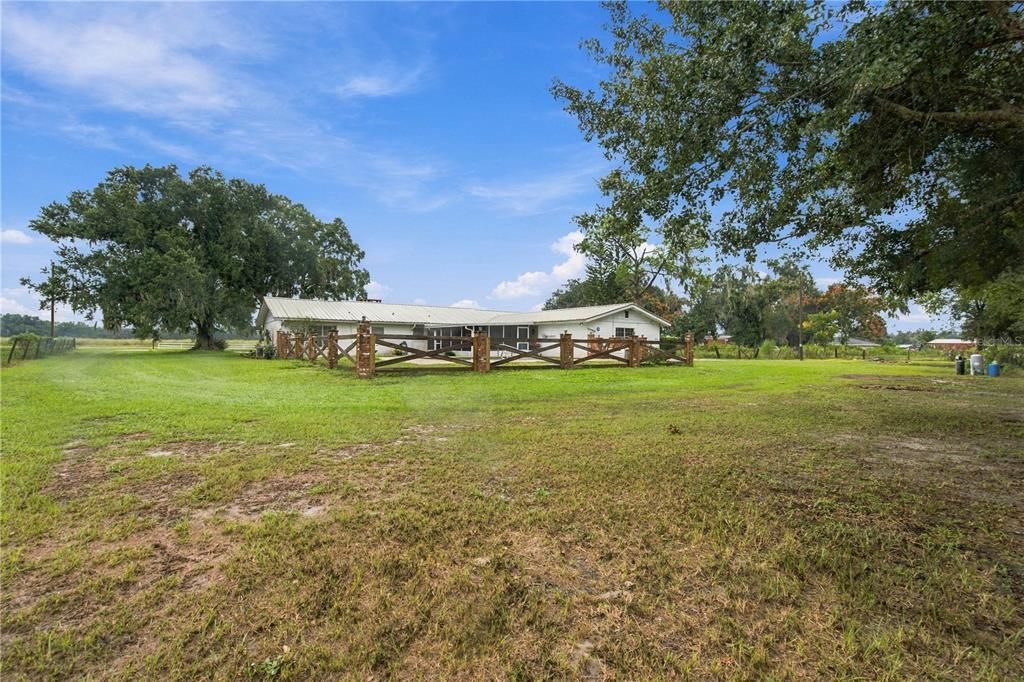 For Sale: $359,900 (3 beds, 2 baths, 3266 Square Feet)