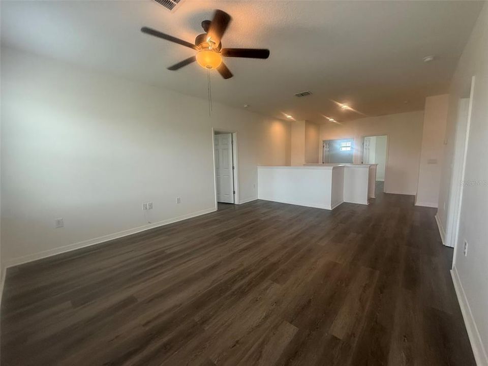 For Rent: $3,000 (5 beds, 3 baths, 3106 Square Feet)