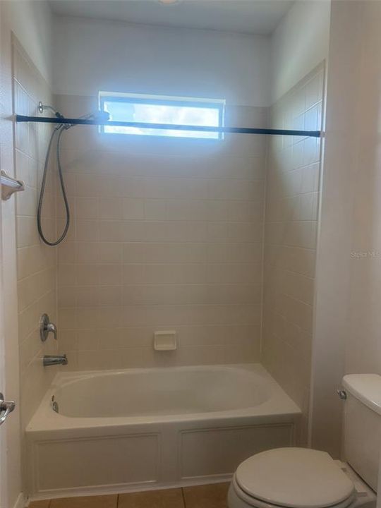 For Rent: $3,000 (5 beds, 3 baths, 3106 Square Feet)
