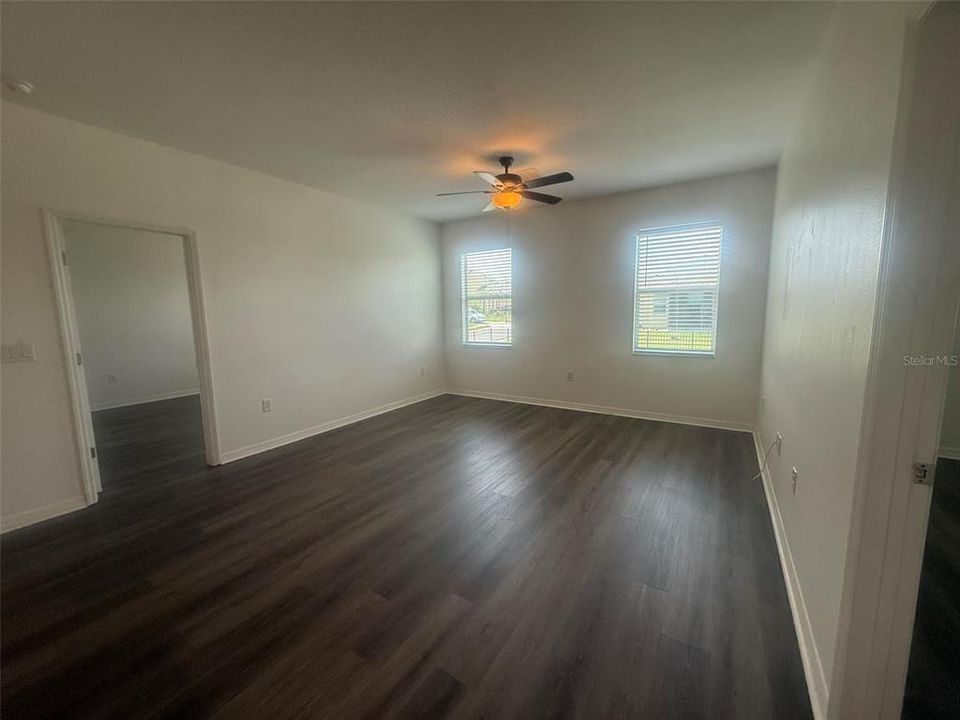 For Rent: $3,000 (5 beds, 3 baths, 3106 Square Feet)