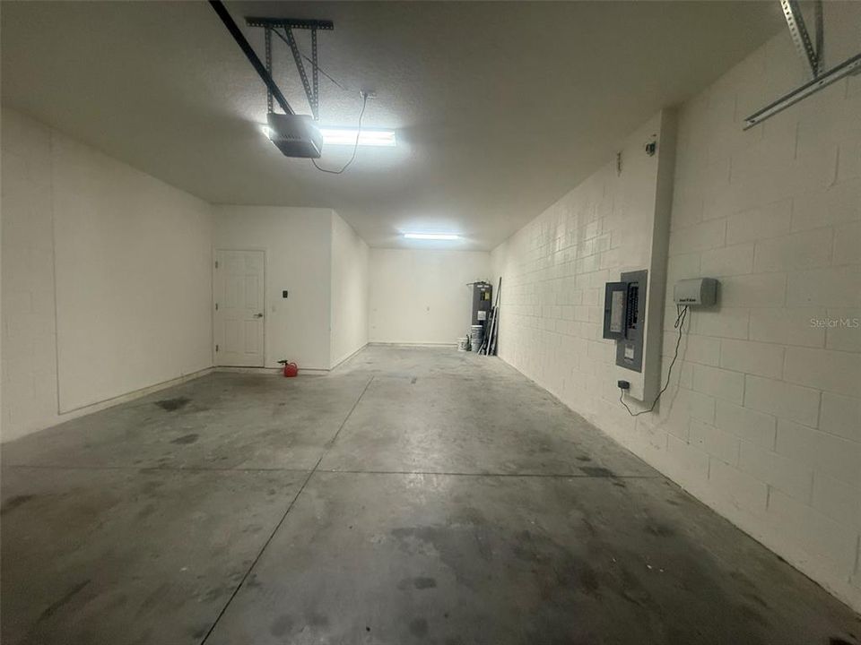 For Rent: $3,000 (5 beds, 3 baths, 3106 Square Feet)