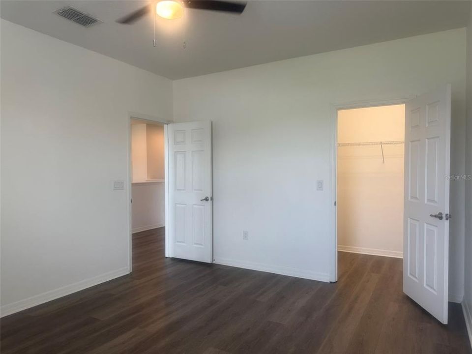For Rent: $3,000 (5 beds, 3 baths, 3106 Square Feet)