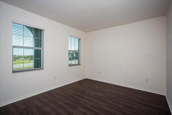 For Rent: $3,000 (5 beds, 3 baths, 3106 Square Feet)