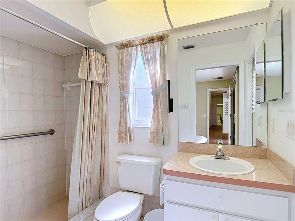 En Venta: $395,000 (4 camas, 3 baños, 2268 Pies cuadrados)
