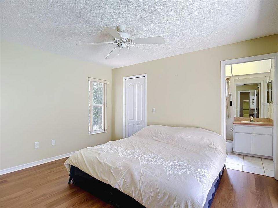 En Venta: $395,000 (4 camas, 3 baños, 2268 Pies cuadrados)