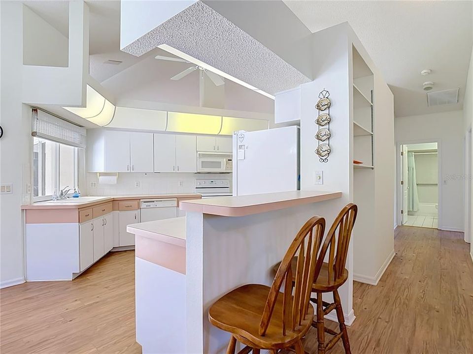 En Venta: $395,000 (4 camas, 3 baños, 2268 Pies cuadrados)