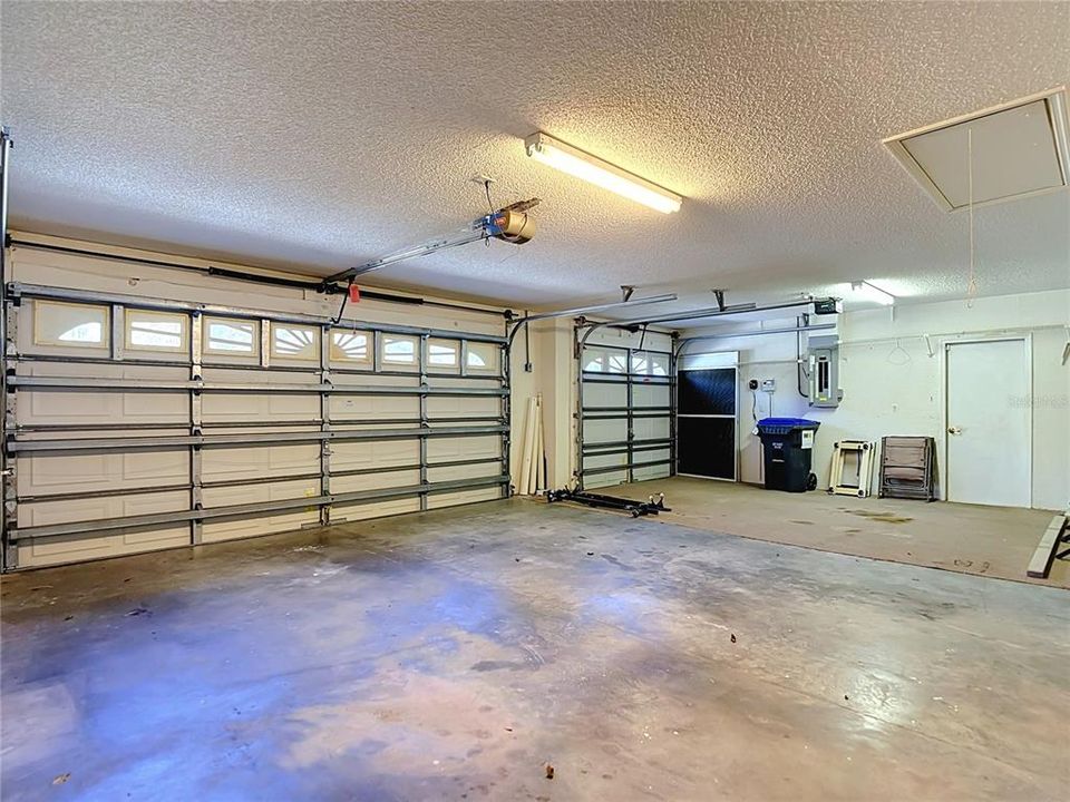 En Venta: $395,000 (4 camas, 3 baños, 2268 Pies cuadrados)