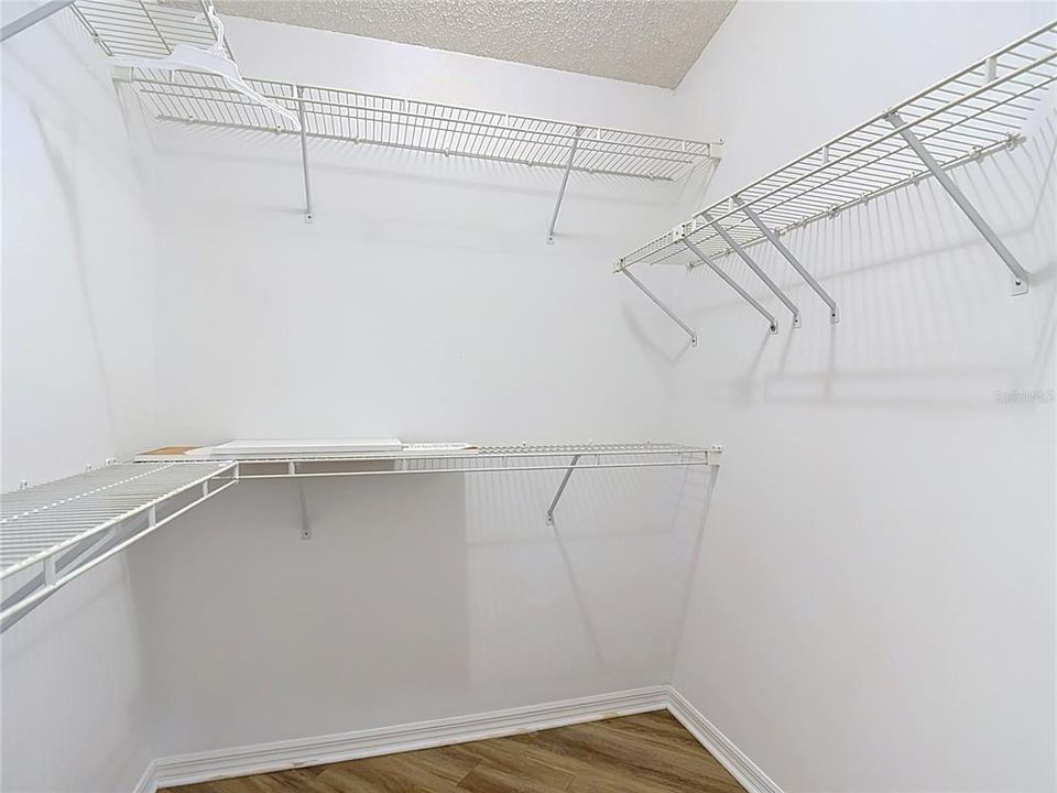 En Venta: $395,000 (4 camas, 3 baños, 2268 Pies cuadrados)