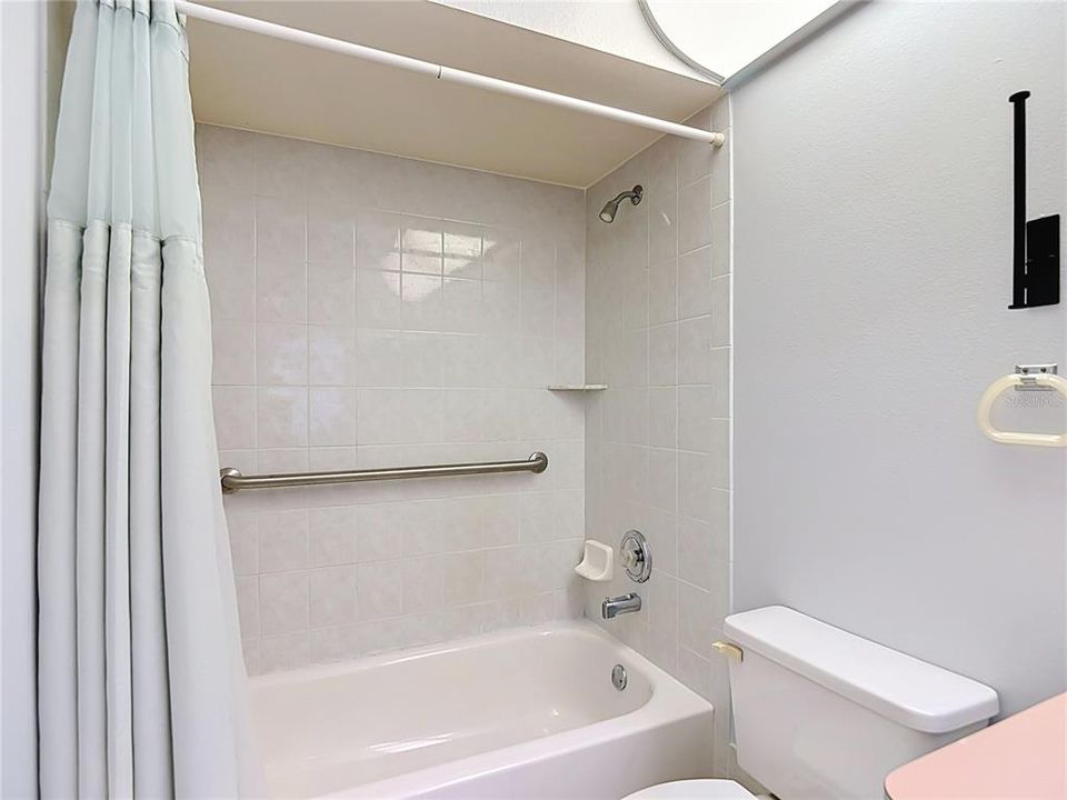 En Venta: $395,000 (4 camas, 3 baños, 2268 Pies cuadrados)