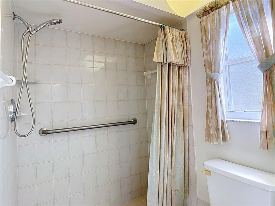 En Venta: $395,000 (4 camas, 3 baños, 2268 Pies cuadrados)