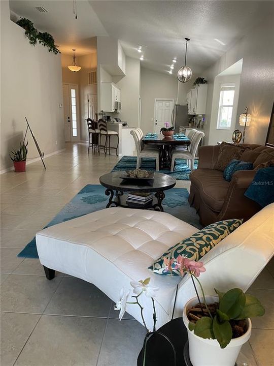 En Venta: $399,000 (3 camas, 2 baños, 1753 Pies cuadrados)