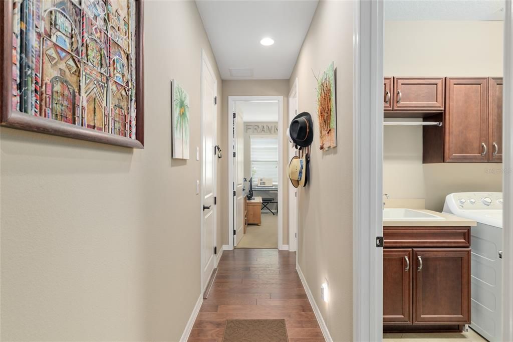 En Venta: $545,000 (3 camas, 3 baños, 2360 Pies cuadrados)