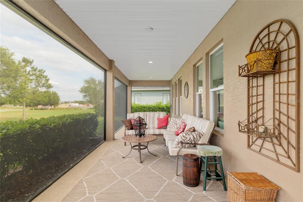 En Venta: $545,000 (3 camas, 3 baños, 2360 Pies cuadrados)