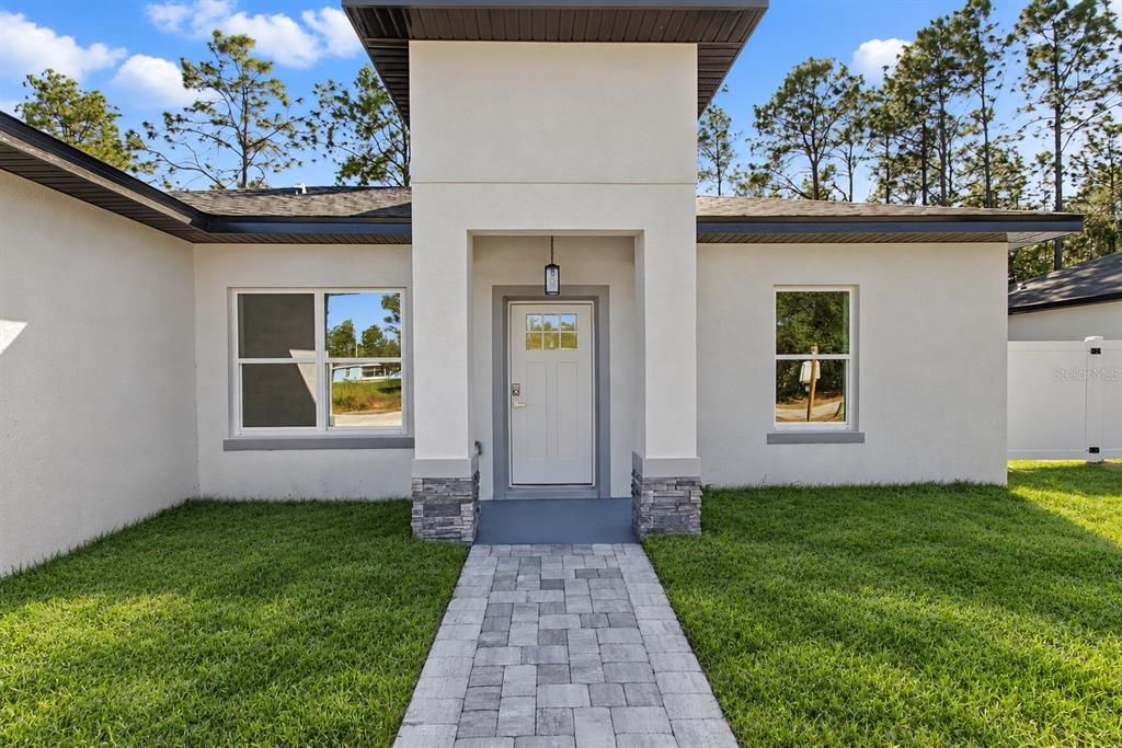 For Sale: $253,900 (3 beds, 2 baths, 1427 Square Feet)