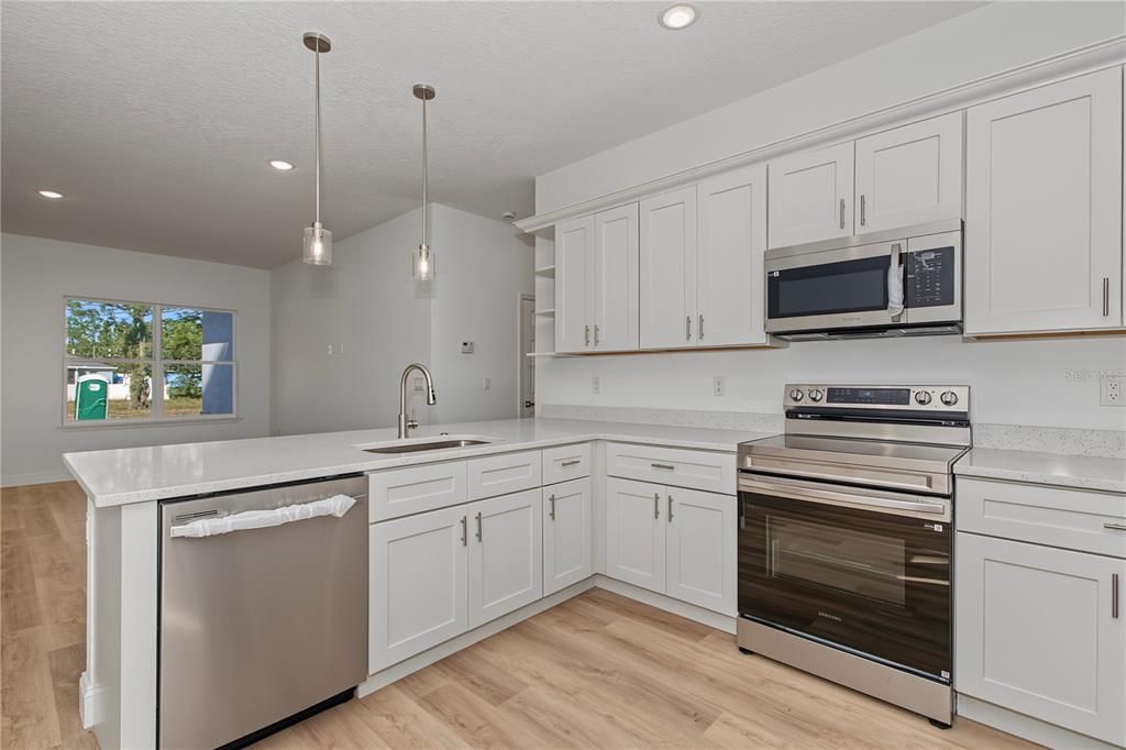 For Sale: $253,900 (3 beds, 2 baths, 1427 Square Feet)